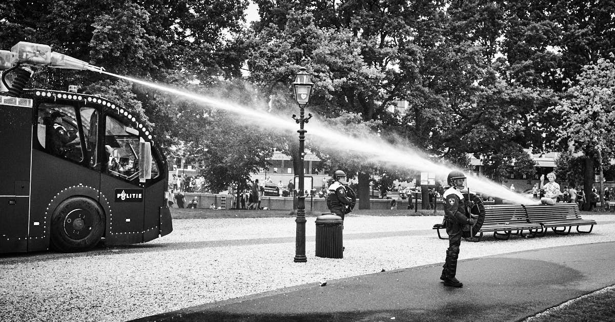 Corona Malieveld Den Haag Waterwerper.jpg